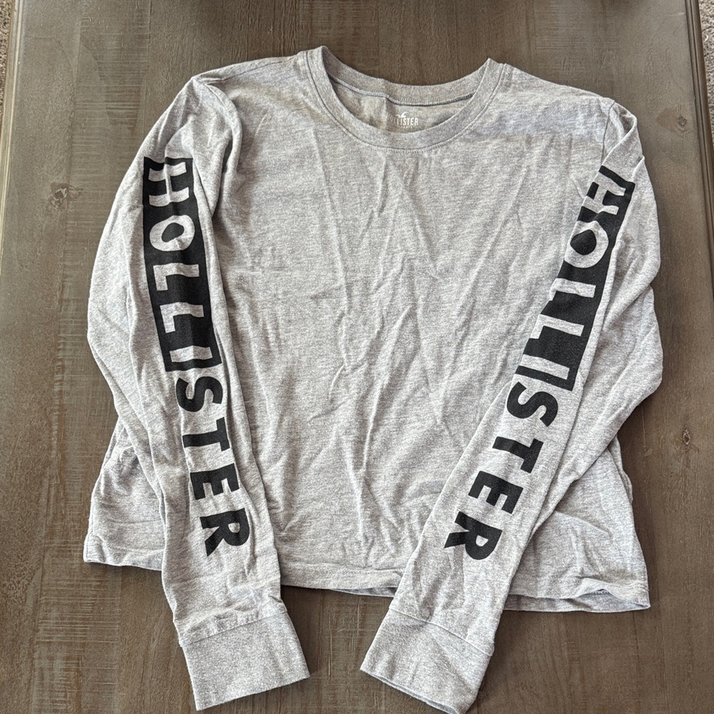 Hollister Light Gray Long Sleeve Shirt